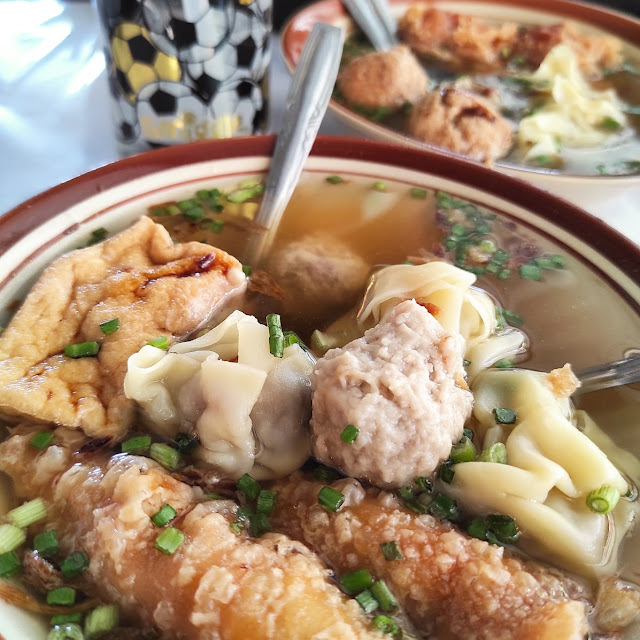 Bakso Subur Dengan Gorengan