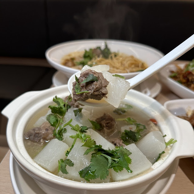 beef brisket w daikon soup casserole 萝卜牛腩砂锅