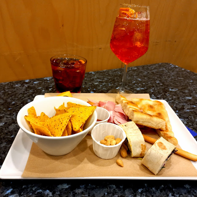 Aperitivo Con Tagliere Misto