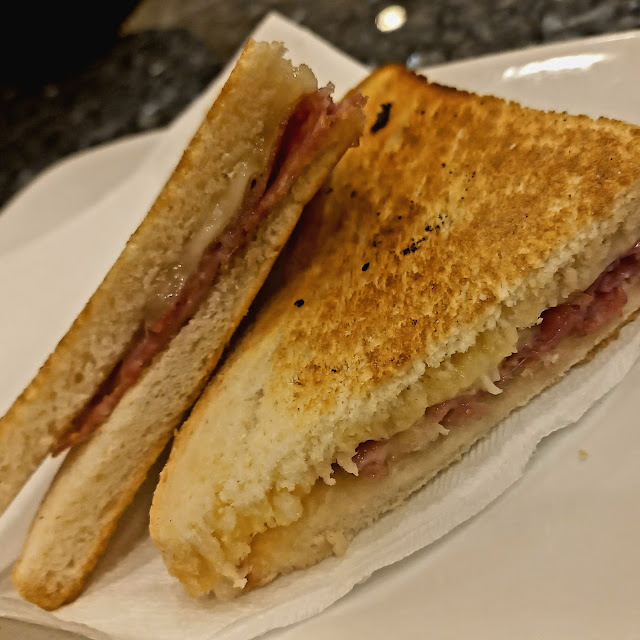 Toast Al Salame