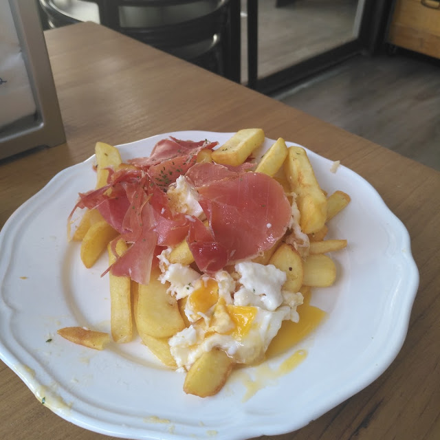 Huevos Rotos Con Jamón
