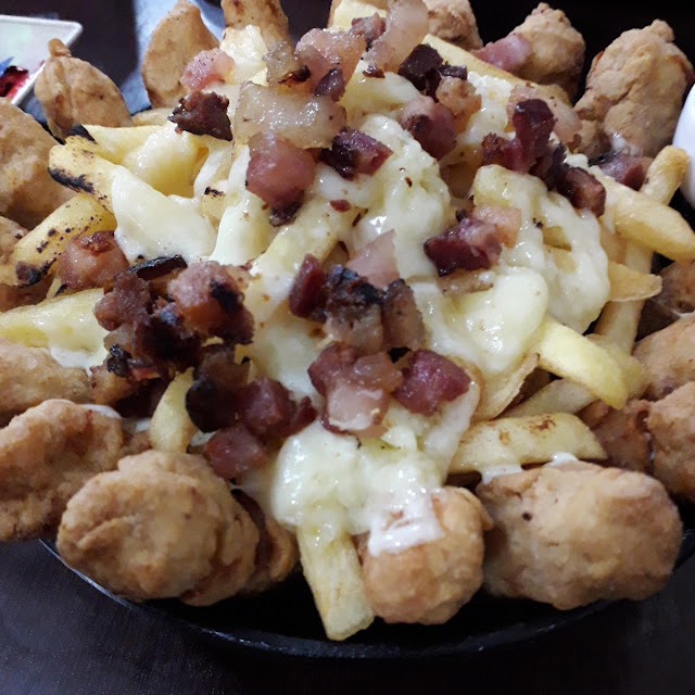 Espetinho de Frango Com Bacon Fritas Com Bacon