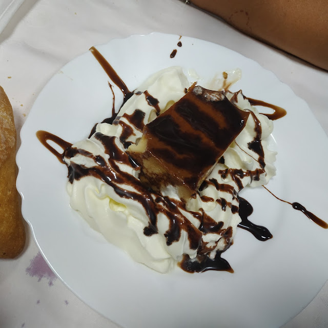 Gofre Con Chocolate Y Nata