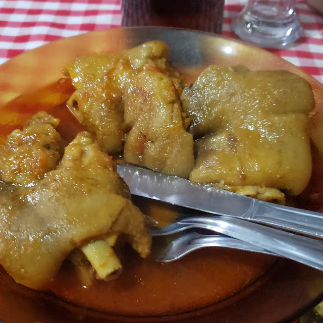 Pé de Porco ao Molho