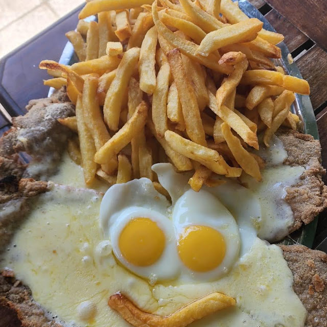 Milanesa Para 3 Con Papas Fritas Y Huevos Fritos