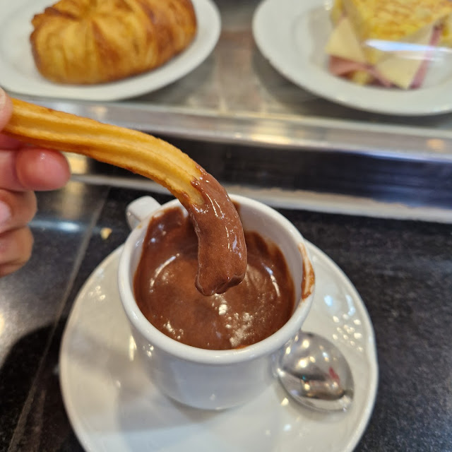 Cafe Con Leche Y Churros