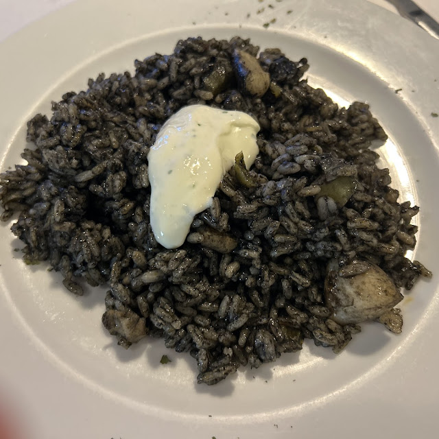 Arroz Negro Con Alioli