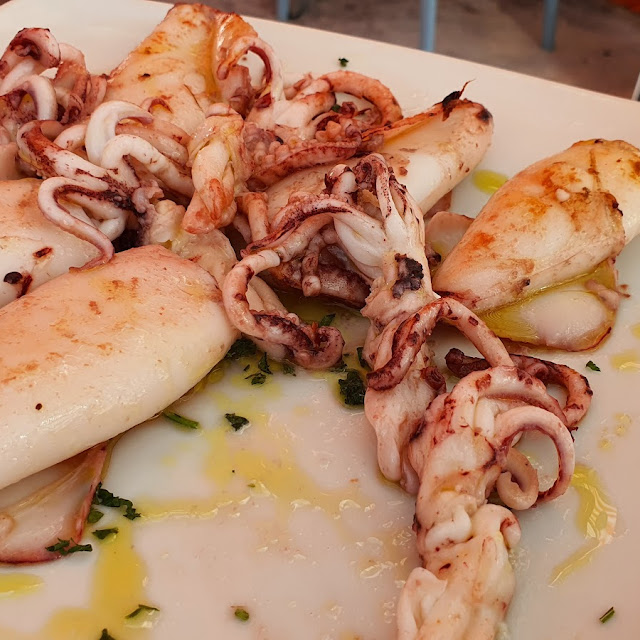 Gamberoni E Calamari Saltati In Padella
