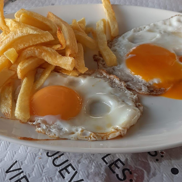 Huevos Fritos Con Patatas