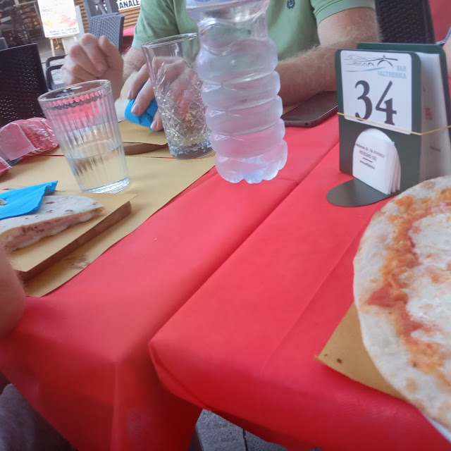 Pizza Margherita E Piadina Carlo