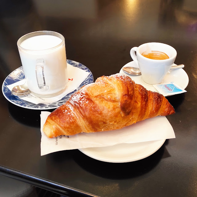 Latte Caffè E Brioche