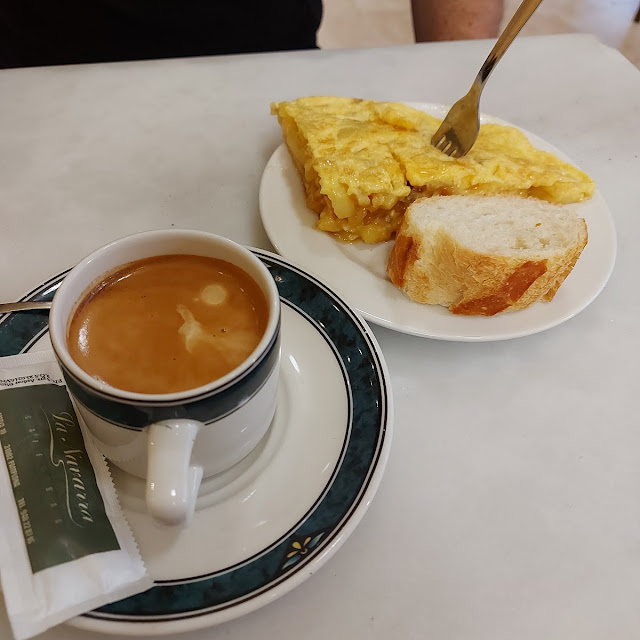 Tortilla de Patata Y Café En Leche