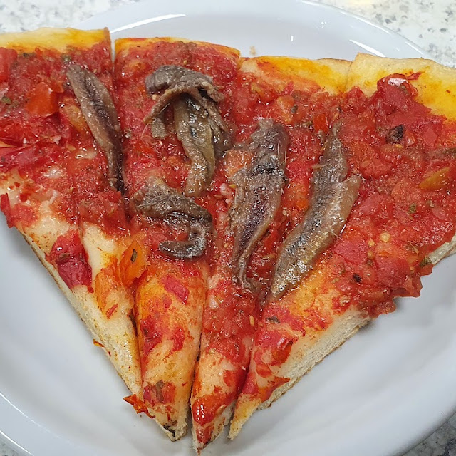 Pizza Con Anchoas