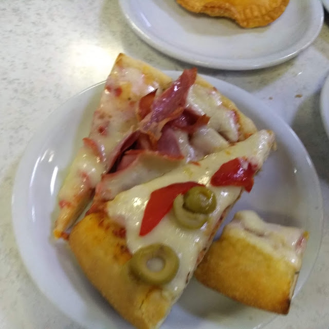 Pizza Con Panzeta Y Especial