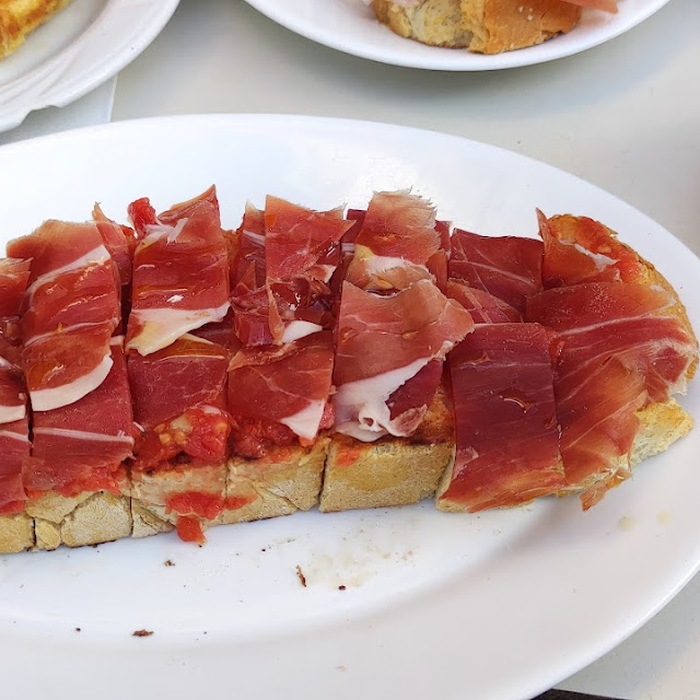 Barra de Pan Con Tomate Y Jamon