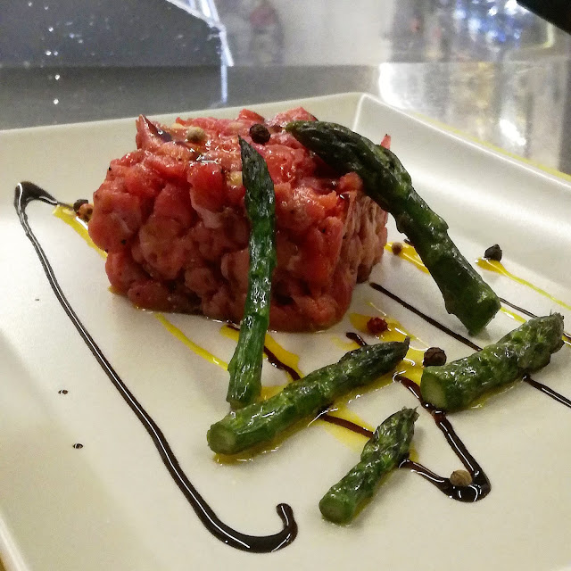 Tartare Di Filetto Con Asparagi
