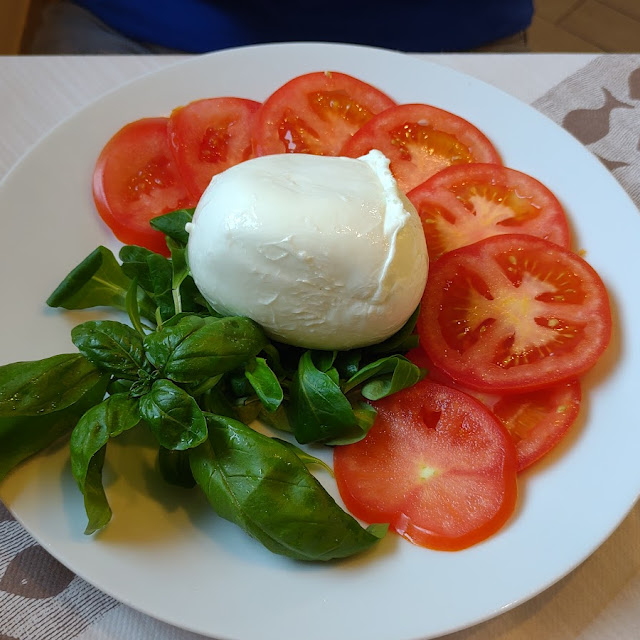 Caprese Di Mozzarella Di Buffola