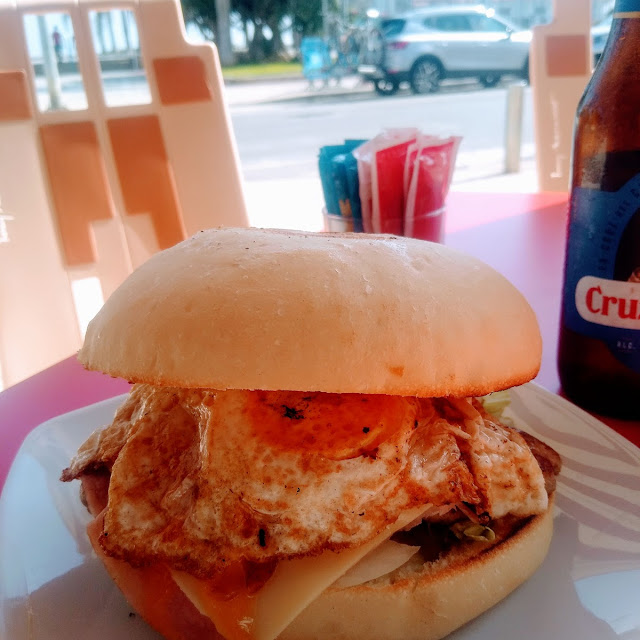 Acropolis Burger