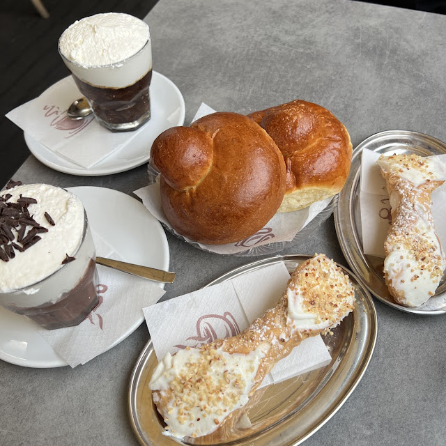 Brioches E Cannoli