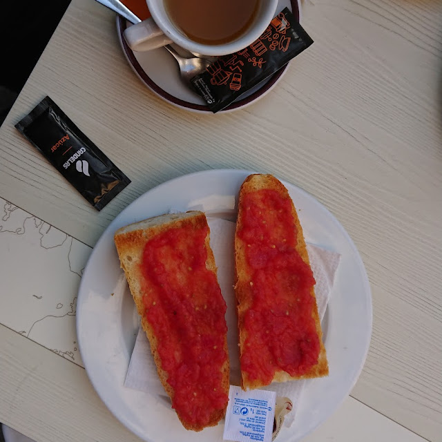 Pan Con Tostada Con Tomates