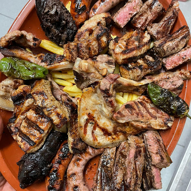 Combinado A la Parrilla de Carne Y Embutidos