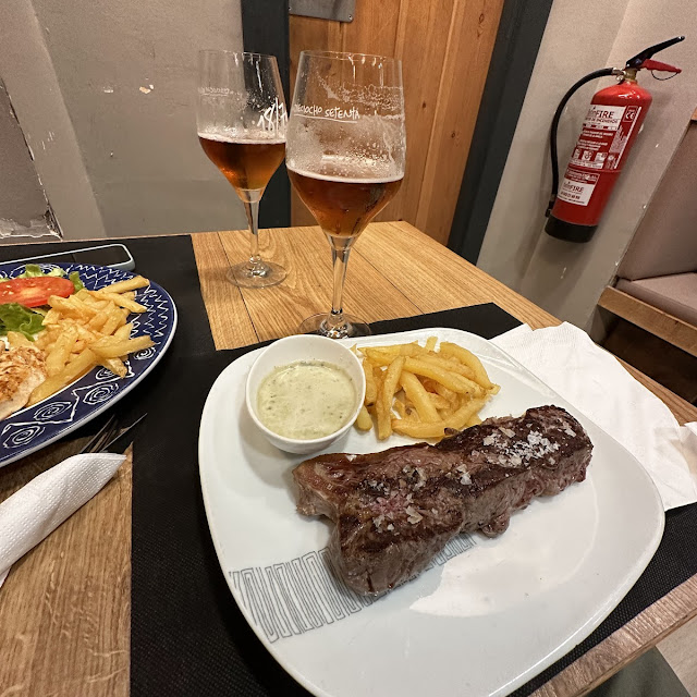 Entrecot Con Salsa Roquefort Y Patatas
