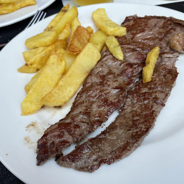 Hígado Con Cebolla Caramelizada Y Patatas