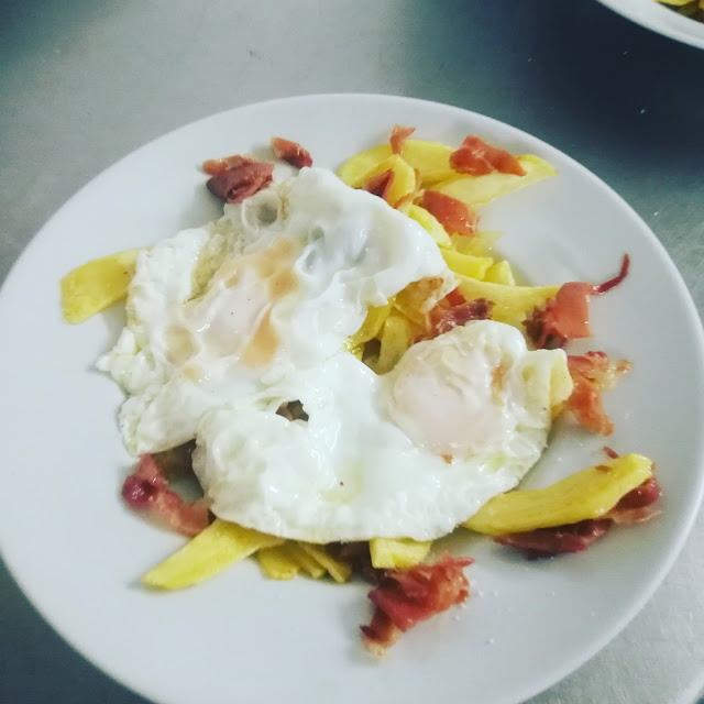 Huevos Rotos Con Jamón