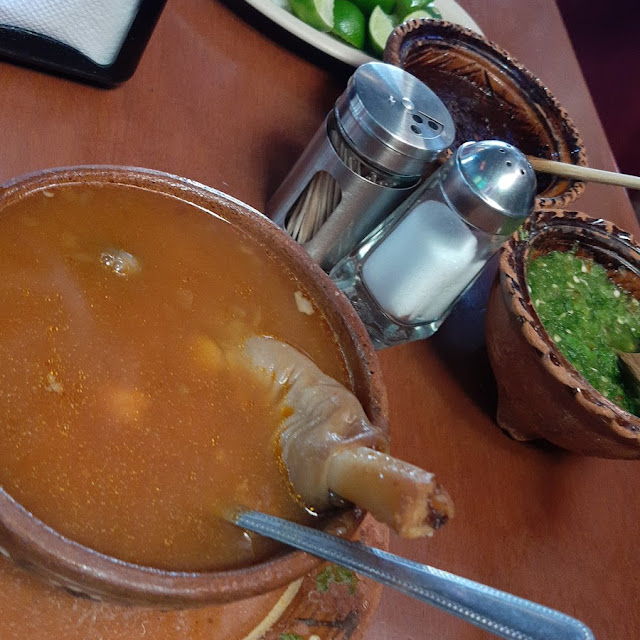Consomé Con Pata de Borrego