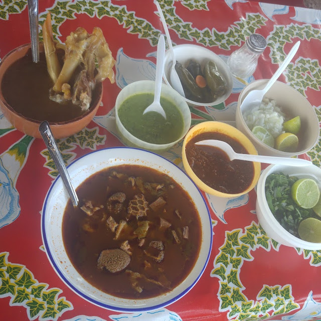 Mole de Panza Y Consomé de Chivo Guisado