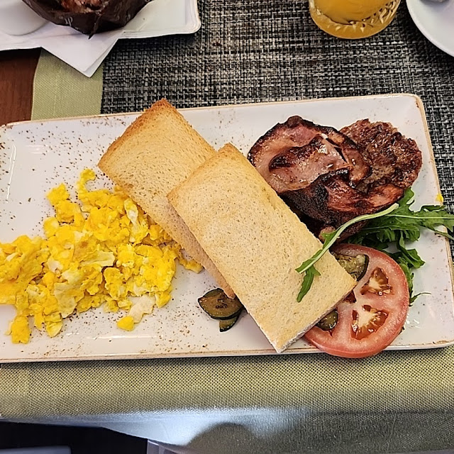 American Breakfast
