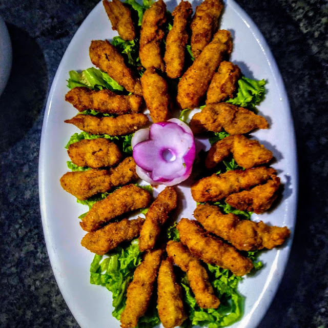 Isca de Carne do Sol Com Molho Tártaro