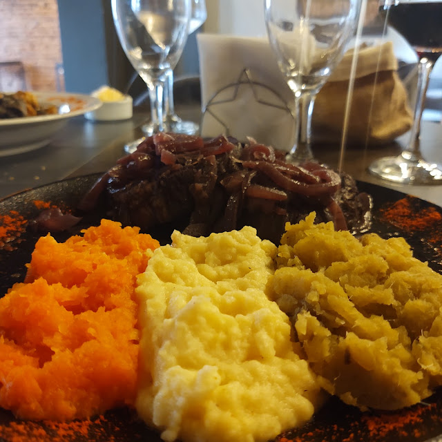 Bondiola Al Merlot Con Tres Pure