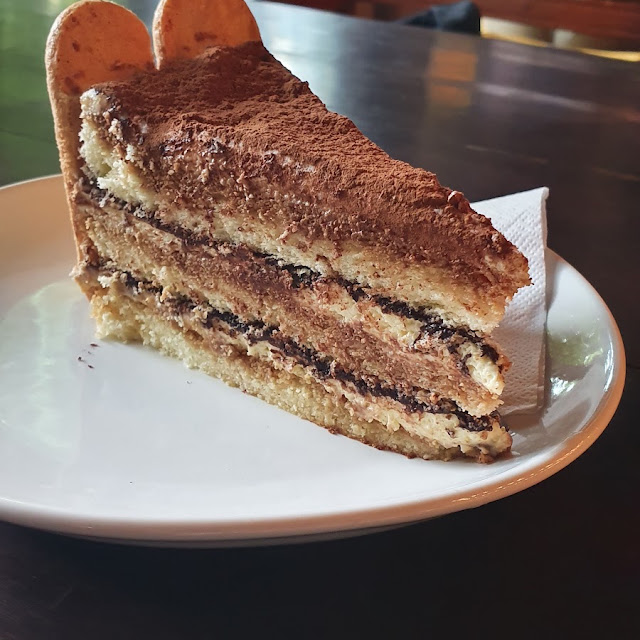 Tiramisu Cake