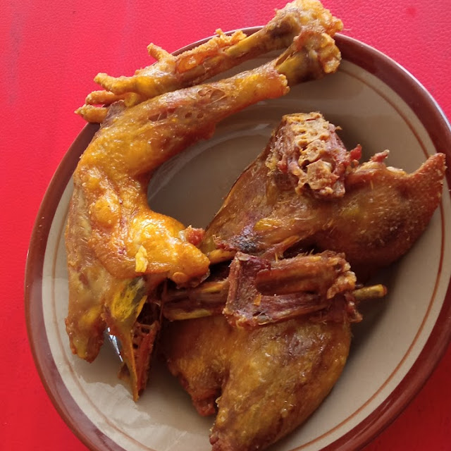 Bebek Goreng Ayam Pejantan Goreng