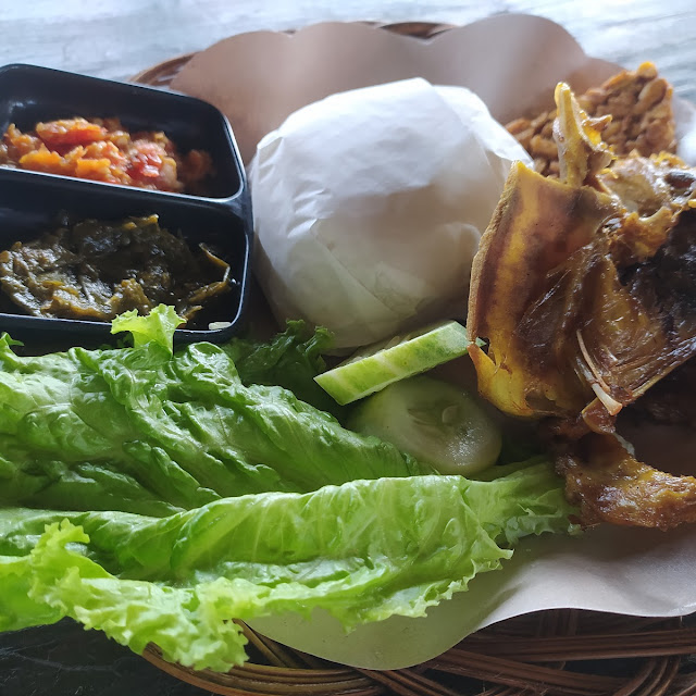 Bebek Goreng Ayam Goreng
