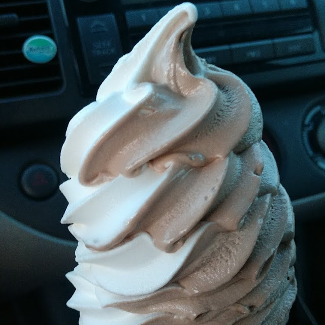 Vanilla Ice Cream Cone & Vanilla Chocolate Twist Cone