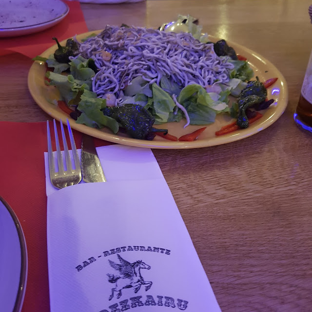Ensalada de Gulas Y Gambas
