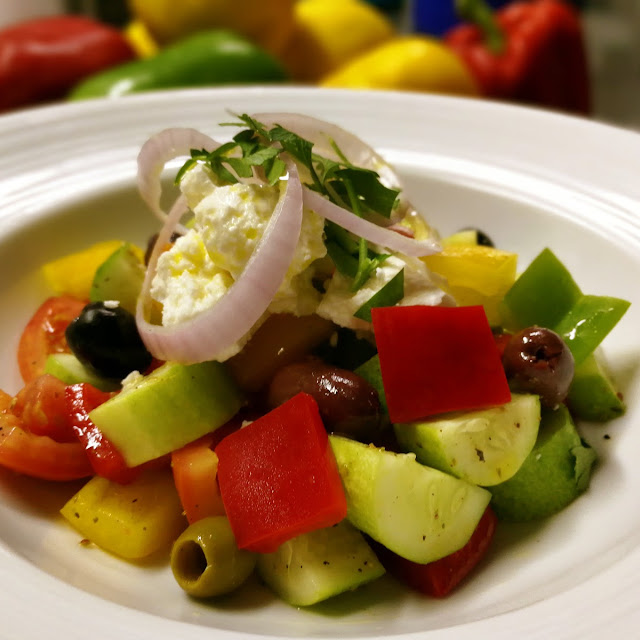 greek salad - กรีซสลัด