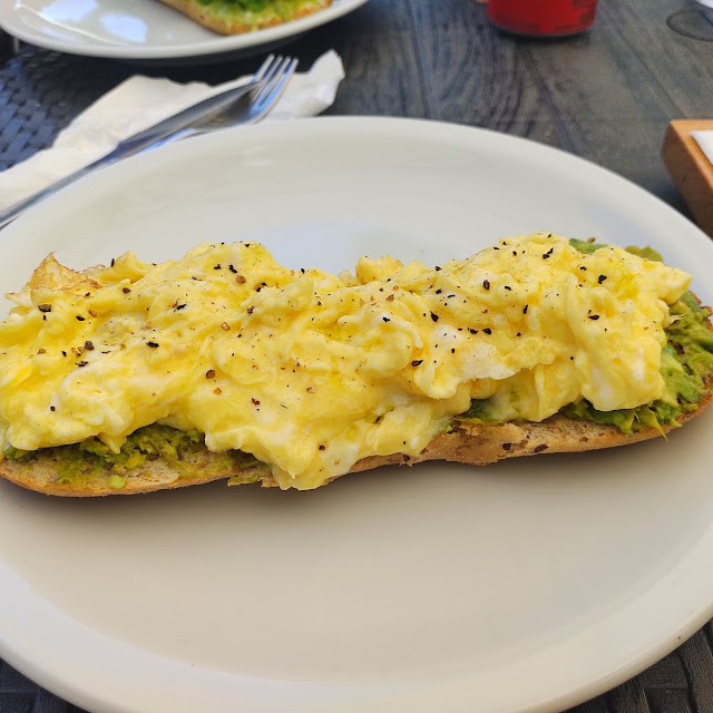 Huevos Revueltos Con Palta