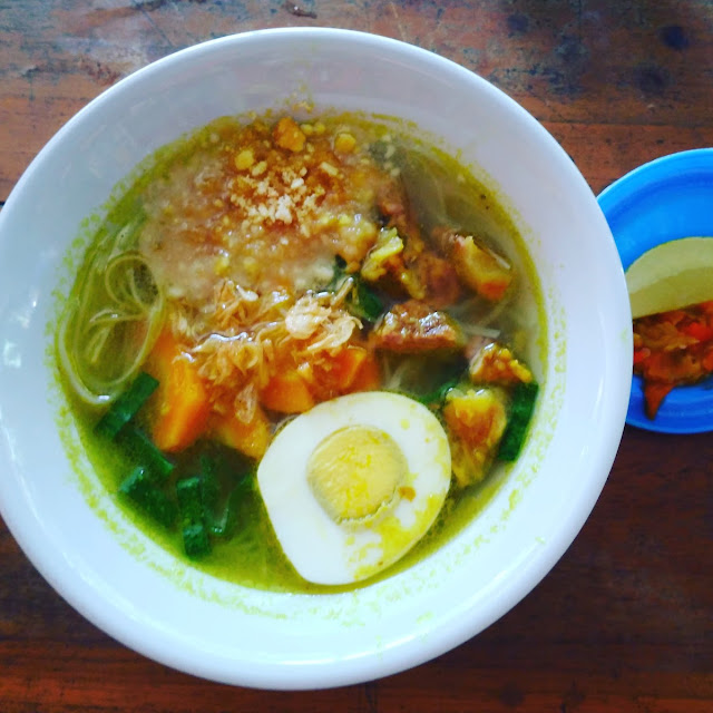 Soto Daging Khas Warung Makan Mang Mbot