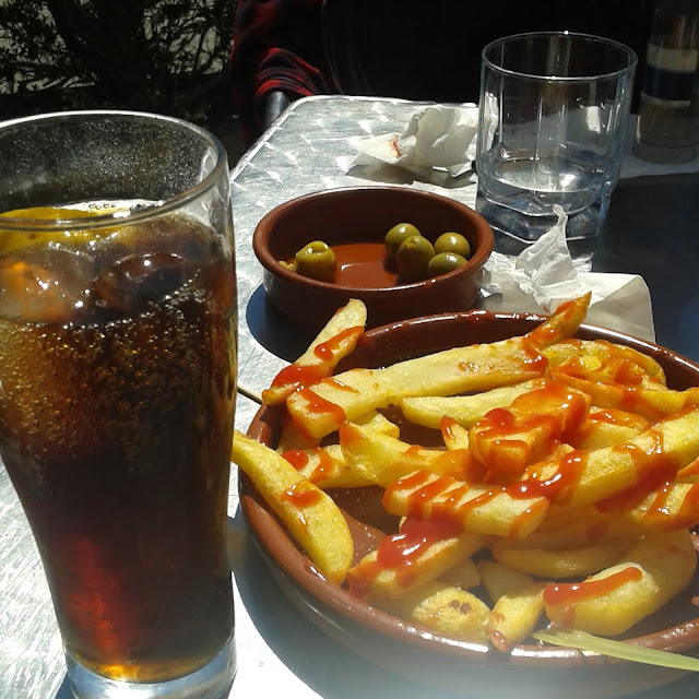 Patatas Fritas Y Olivas