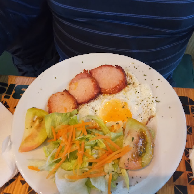 Lomo Con Huevo Frito Y Ensalada