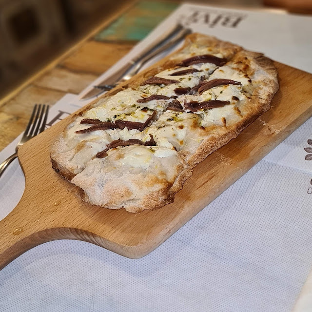 Pinsa Alle Acciughe