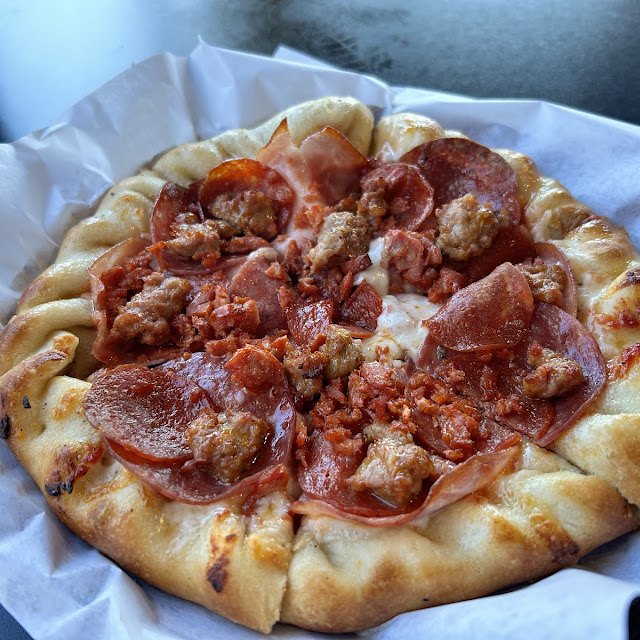 Carnivor Pizza