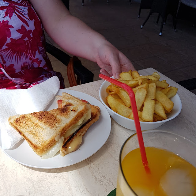 Toastie and Chips