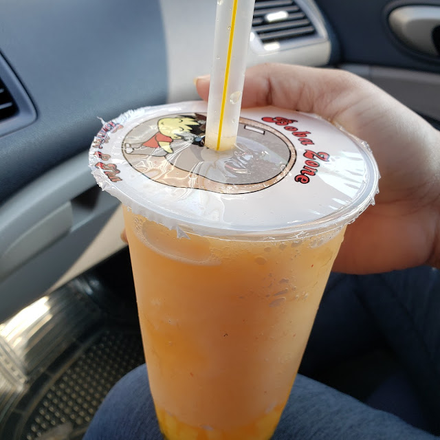 Strawberry Banana Smoothie with Passion Fruit Jellies & Popping Bobas