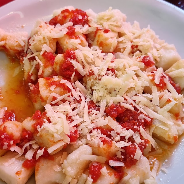 Ñoquis Con Salsa Fileto