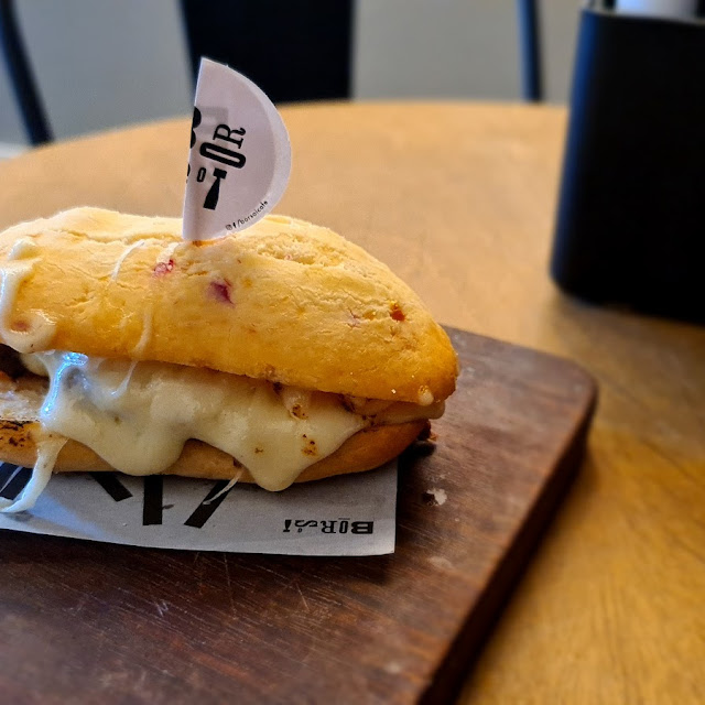 Sanduíche de Pão de Queijo
