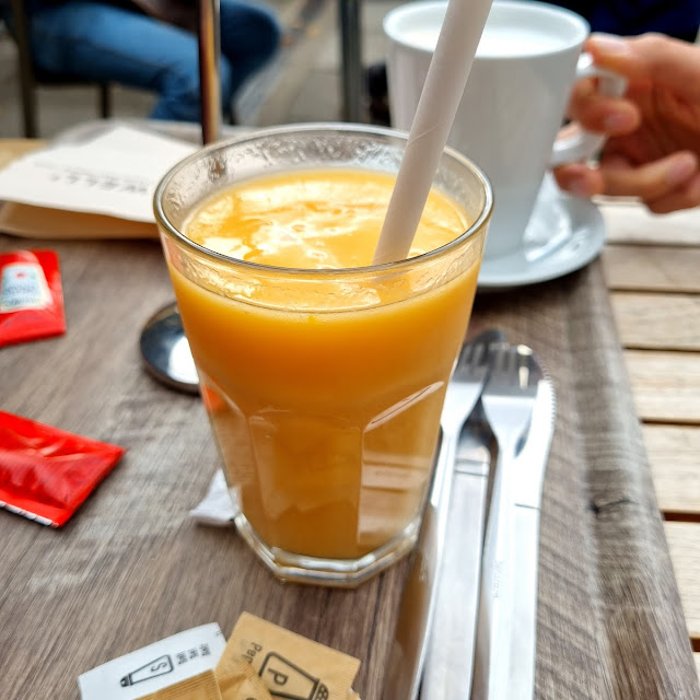 Mango & Pineapple Smoothie